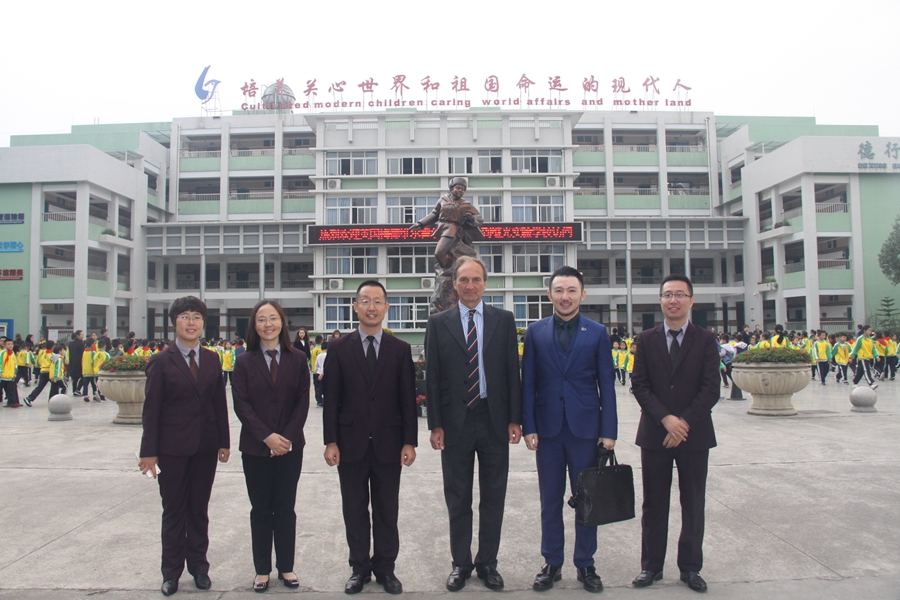英國梅德威爾霍爾學(xué)校訪問繼光實驗學(xué)校_副本.jpg