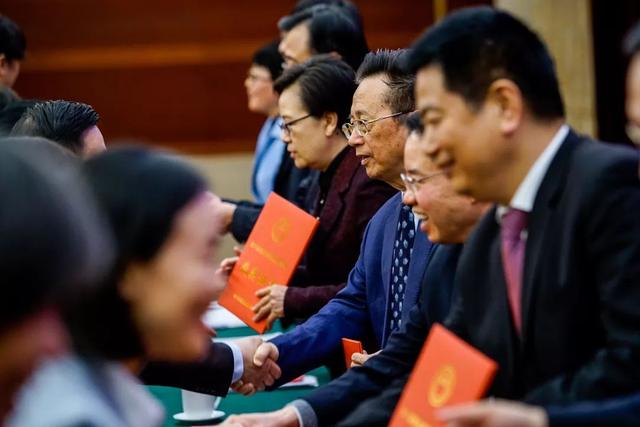 黃炎培職業(yè)教育獎(jiǎng)揭曉，向獲獎(jiǎng)?wù)咦ＹR！